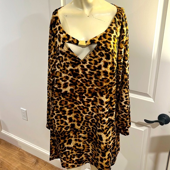 Just My Size Tops - Women’s Size 4X leopards print long sleeve top